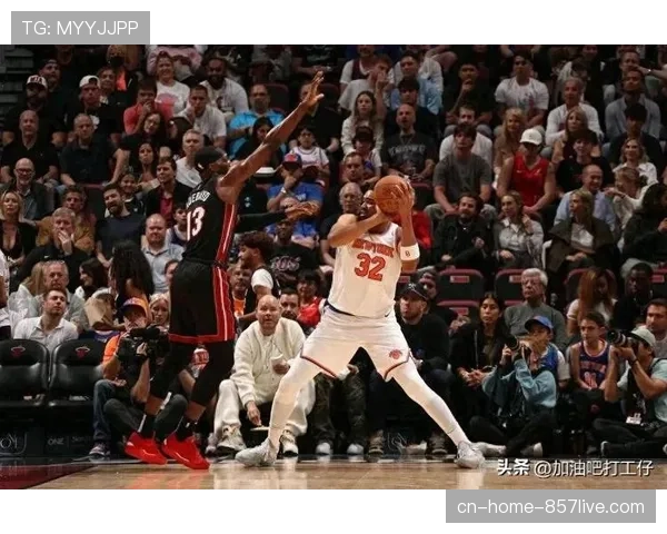 尼克斯布伦森28.2分扮演进攻发动机 篮下终结效率出色